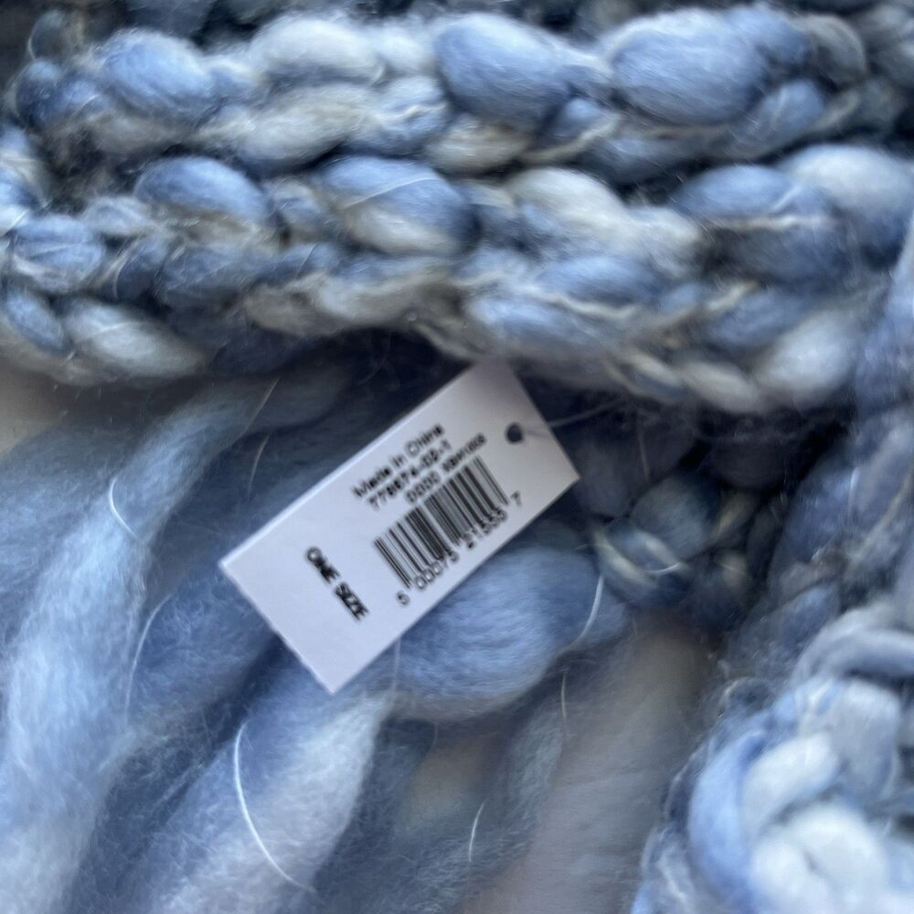 GAP Oversized Wide Scarf Chunky Knit Fringe Blue 90” NWT Blanket Wrap - Picture 8 of 8